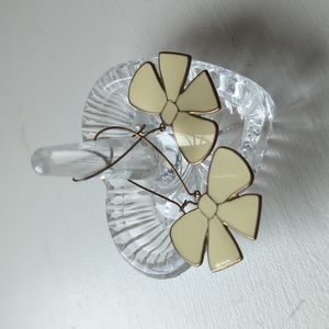 [Gift With Purchase] Cream Bow Ribbon Dangle Earrings